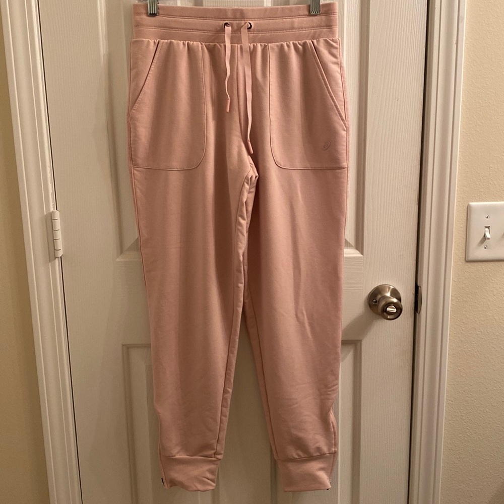 Medium ASICS Pastel Pink Jogger/Sweatpants with zipper on size of ankle